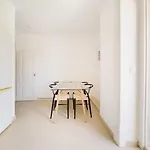 Διαμέρισμα Bright 3br Steps From National Pantheon | By Airnest Lisboa