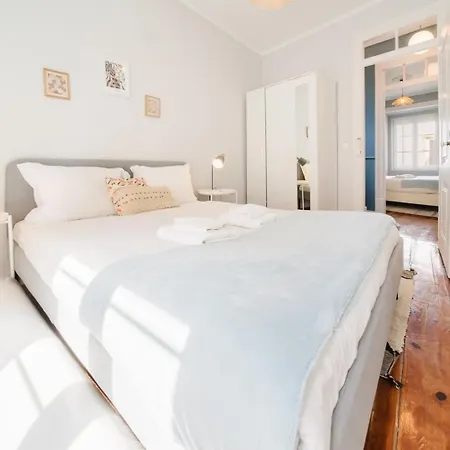 Bright 3br Steps From National Pantheon | By Airnest Appartement *