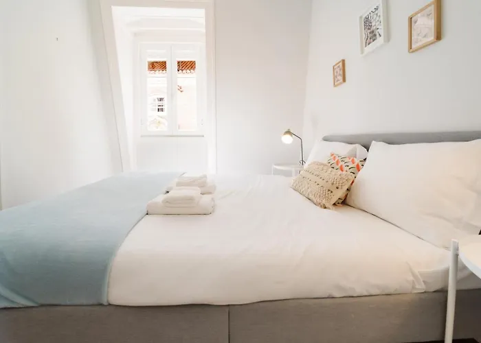 Bright 3br Steps From National Pantheon | By Airnest شقة *