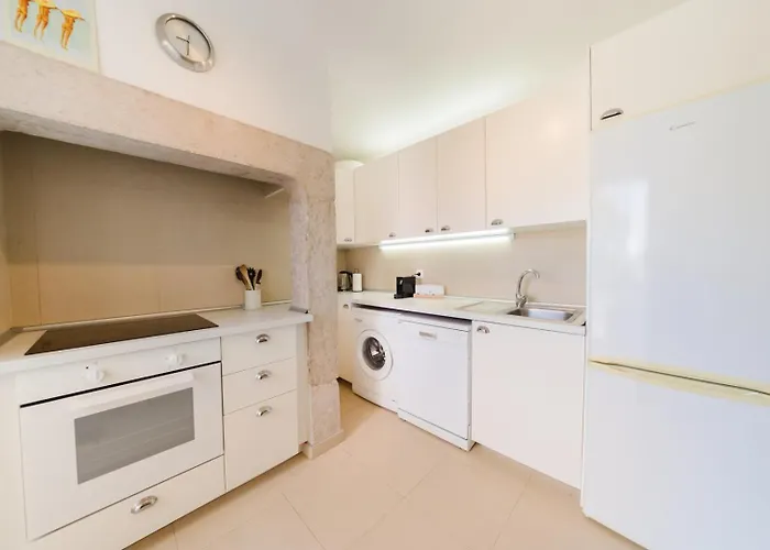 Bright 3br Steps From National Pantheon | By Airnest شقة