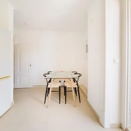 公寓 Bright 3br Steps From National Pantheon | By Airnest Lisboa