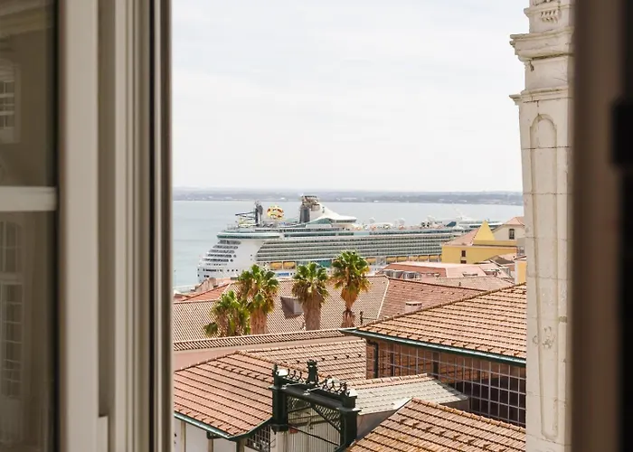 Bright 3br Steps From National Pantheon | By Airnest Apartment *