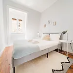 Apartment Bright 3br Steps From National Pantheon | By Airnest *