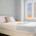 Bright 3br Steps From National Pantheon | By Airnest * Lisbon
