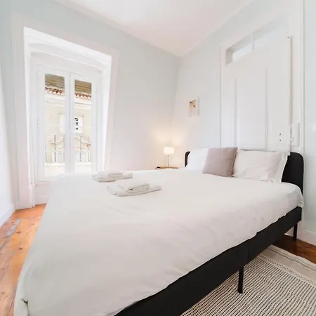 Bright 3br Steps From National Pantheon | By Airnest Apartment Lisbon