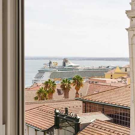 Bright 3br Steps From National Pantheon | By Airnest Appartement *